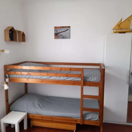 Jolie Lumineux De 8 Couchages פורקרול